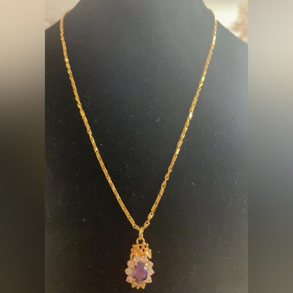 18k Real Gold Necklace with Purple Stone and Diamonds - Picture 5 of 6